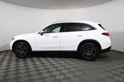 Polar White 2027 Mercedes-Benz GLC 300 4MATIC