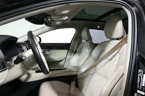 2018 Volvo S90 T5 Momentum