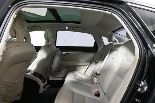 2018 Volvo S90 T5 Momentum