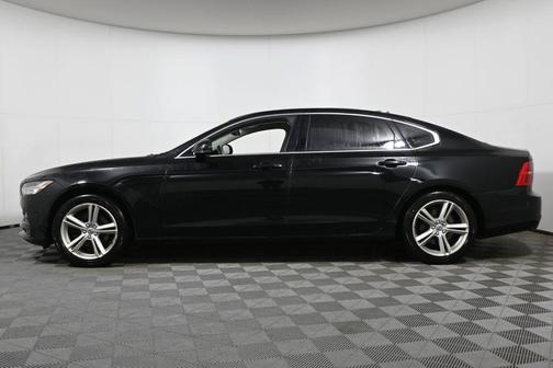 2018 Volvo S90 T5 Momentum