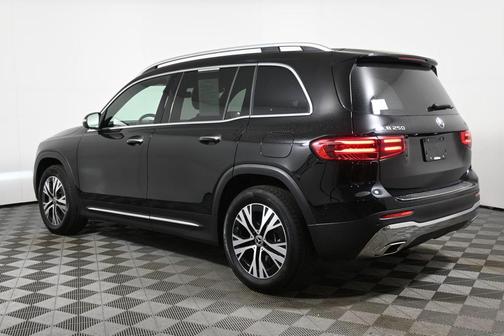 2025 Mercedes-Benz GLB 250 Base 4MATIC