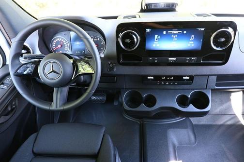2025 Mercedes-Benz Sprinter 2500 170 WB