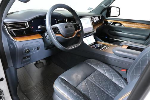 2023 Jeep Grand Wagoneer L Series III
