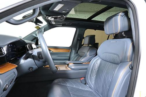 2023 Jeep Grand Wagoneer L Series III