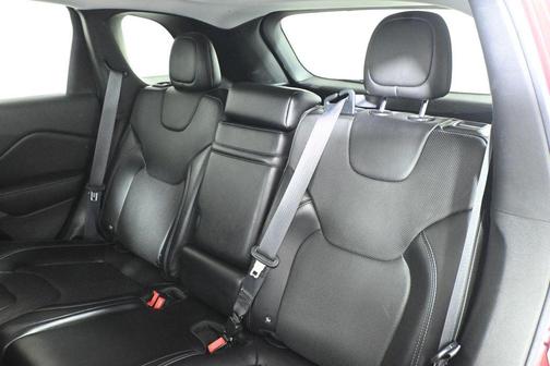 Velvet Red Pearlcoat 2019 Jeep Cherokee Limited