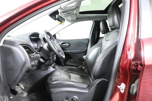 Velvet Red Pearlcoat 2019 Jeep Cherokee Limited