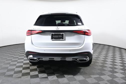 Moonlight White Metallic 2026 Mercedes-Benz GLC 300 4MATIC