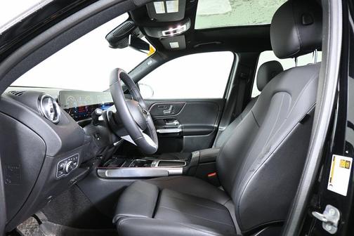 2026 Mercedes-Benz GLB 250 Base 4MATIC