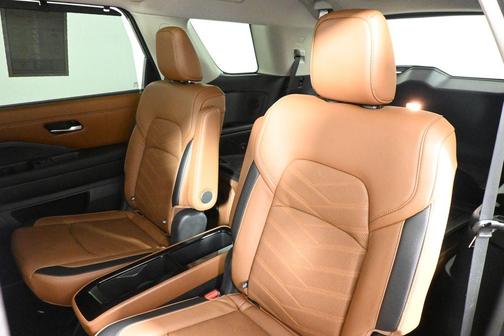 Gun Metallic 2023 Nissan Pathfinder Platinum