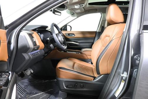 Gun Metallic 2023 Nissan Pathfinder Platinum