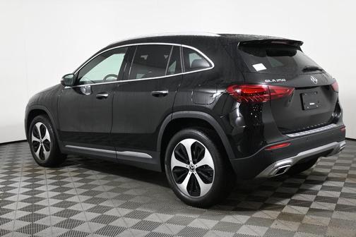 2026 Mercedes-Benz GLA 250 Base 4MATIC