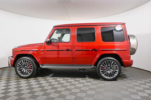 MANUFAKTUR Cardinal Red Metallic 2025 Mercedes-Benz AMG G 63 Base