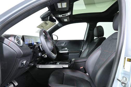 2024 Mercedes-Benz EQB 300 Base 4MATIC