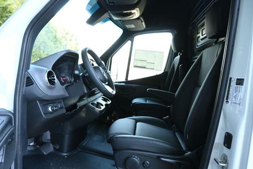 2025 Mercedes-Benz Sprinter 2500 144 WB
