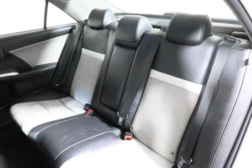 Super White 2012 Toyota Camry SE