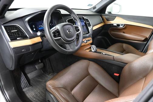 2023 Volvo XC90 B6 Plus 7-Seater