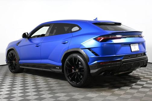 2023 Lamborghini Urus S