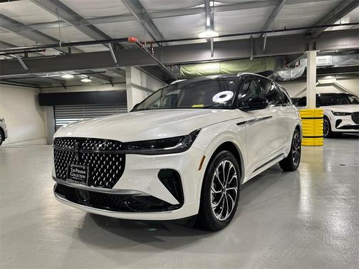 2025 Lincoln Nautilus Reserve