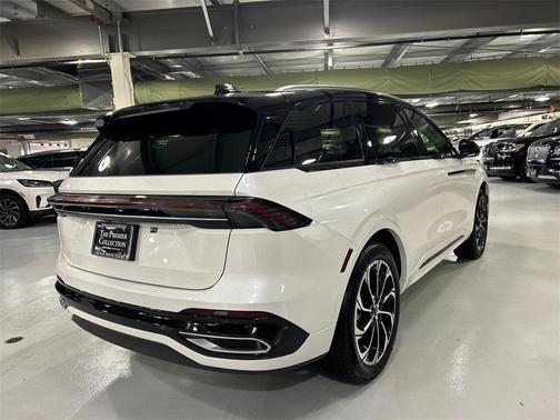 2025 Lincoln Nautilus Reserve