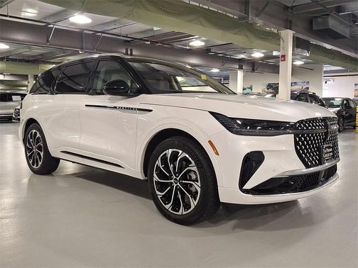 2025 Lincoln Nautilus Reserve