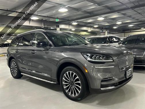 2022 Lincoln Aviator Standard AWD