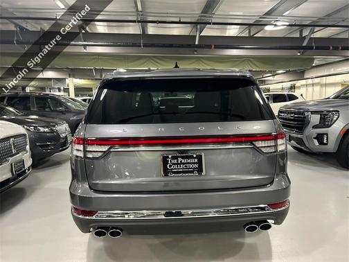 2022 Lincoln Aviator Standard AWD