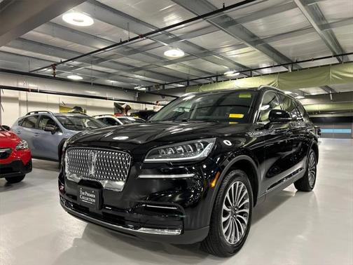 2022 Lincoln Aviator Standard AWD