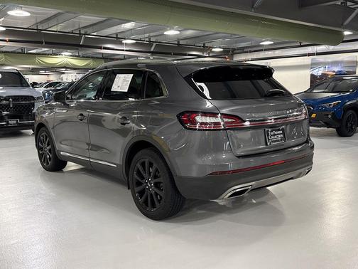 Asher Gray Metallic Clearcoat 2023 Lincoln Nautilus Reserve