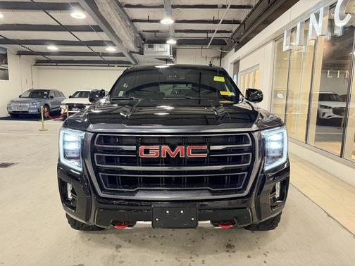 2022 GMC Yukon 4WD AT4