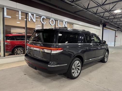 2022 Lincoln Navigator Reserve