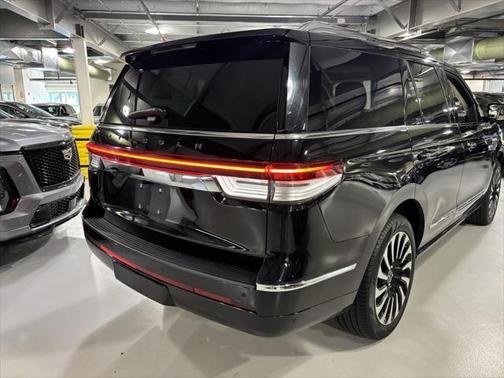2022 Lincoln Navigator Black Label