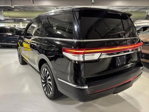 2022 Lincoln Navigator Black Label