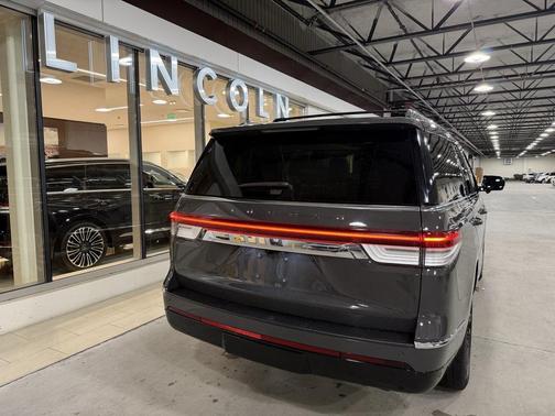 2022 Lincoln Navigator Black Label