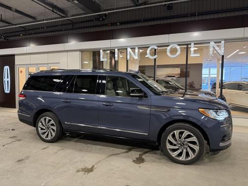 2023 Lincoln Navigator Reserve