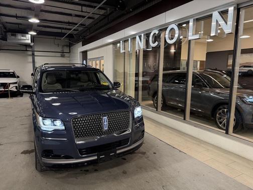 2023 Lincoln Navigator Reserve