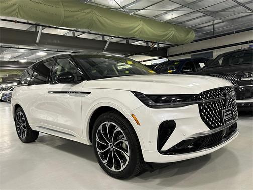 2024 Lincoln Nautilus Reserve