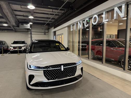 2024 Lincoln Nautilus Reserve