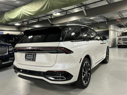 2024 Lincoln Nautilus Reserve