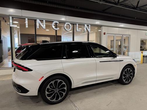 2024 Lincoln Nautilus Reserve