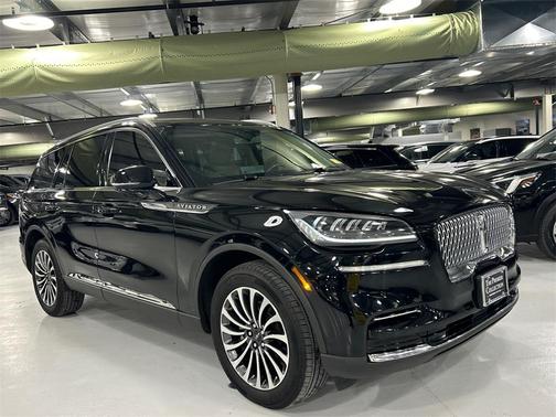 2022 Lincoln Aviator Standard AWD