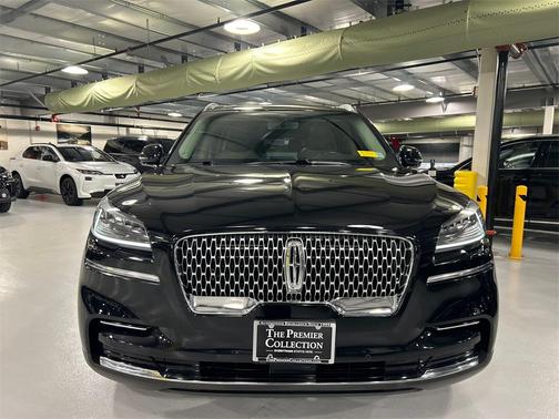 2022 Lincoln Aviator Standard AWD