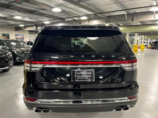 2022 Lincoln Aviator Standard AWD