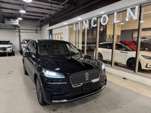 2022 Lincoln Aviator Standard AWD