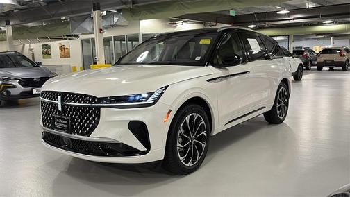 2025 Lincoln Nautilus Reserve