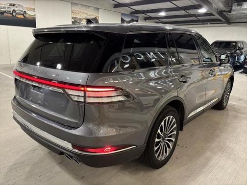2022 Lincoln Aviator Standard AWD
