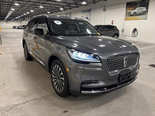 2022 Lincoln Aviator Standard AWD