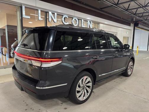 2022 Lincoln Navigator Reserve