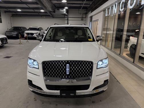 2022 Lincoln Navigator Black Label