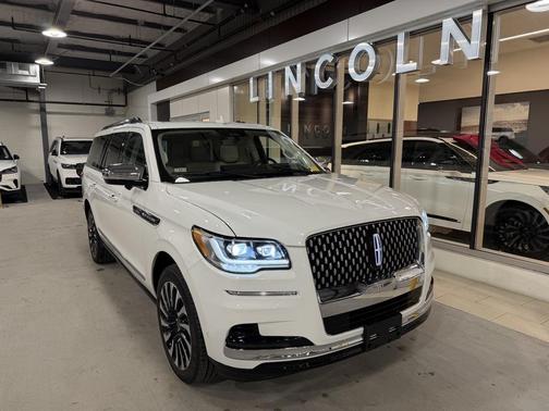 2022 Lincoln Navigator Black Label