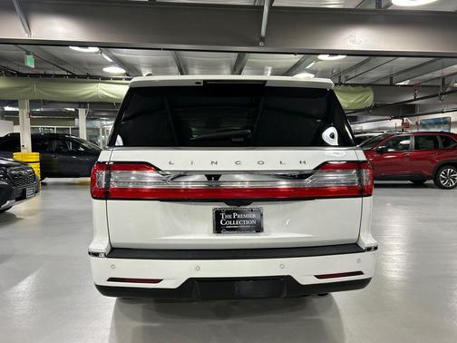 PRISTINE WHITE 2021 Lincoln Navigator Reserve